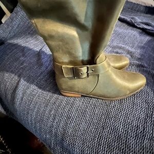 Journee Collection